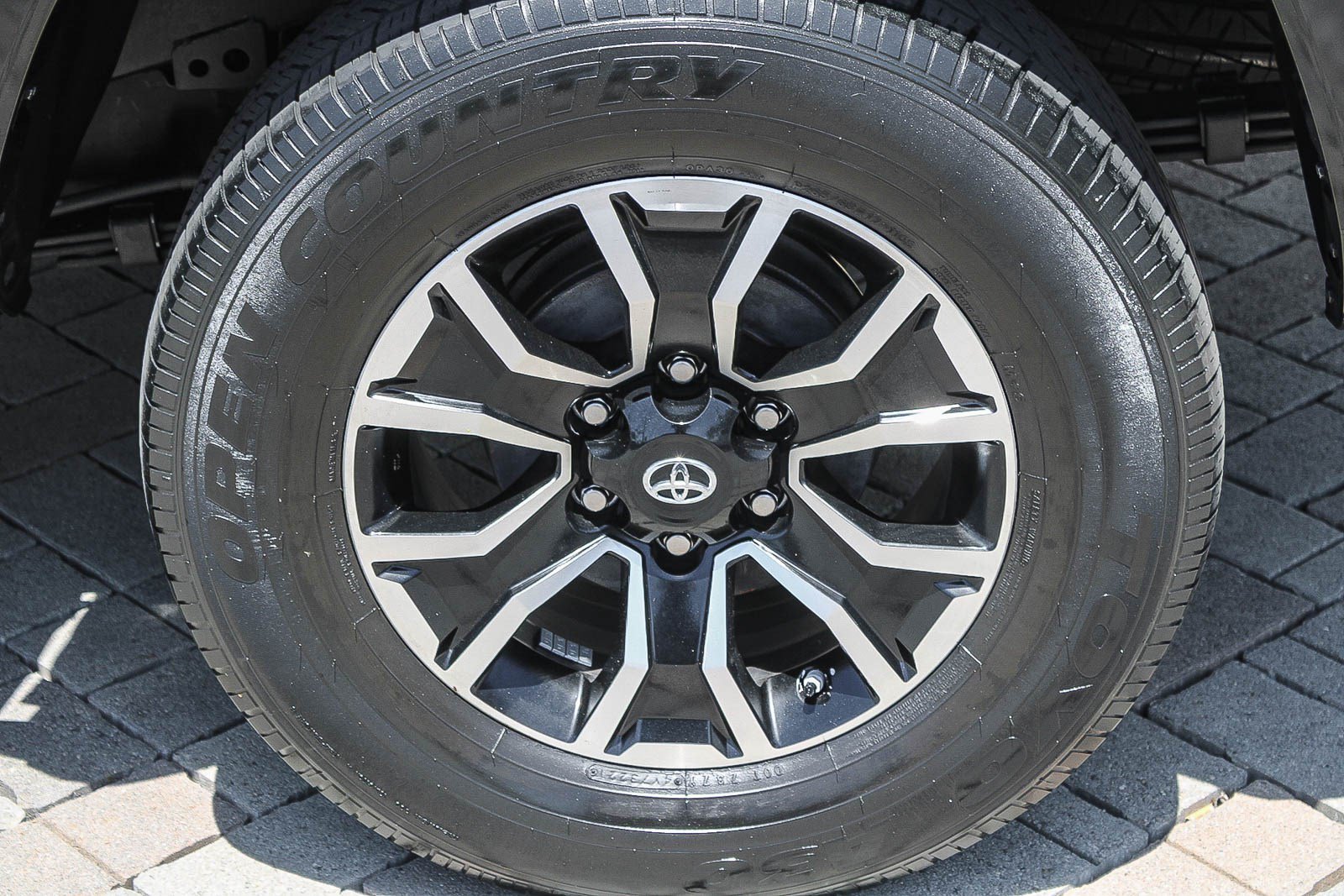 Used 2018 Toyota Tacoma SR5 RWD image 12
