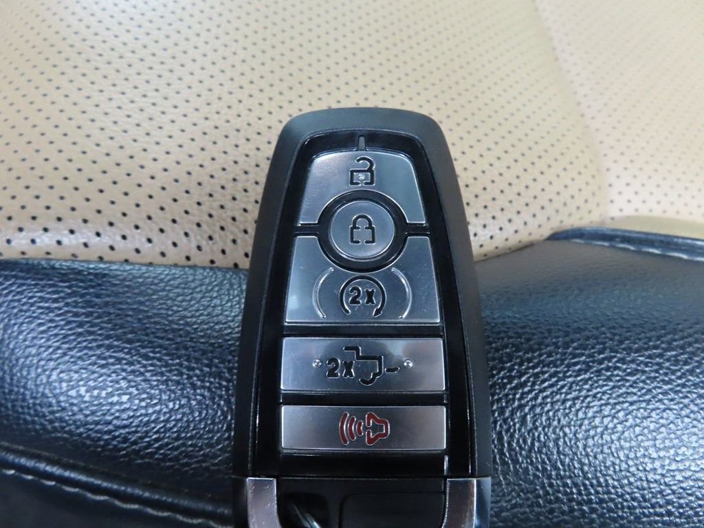 Used 2024 Ford F250 Lariat w/ Black Appearance Package AWD/4WD image 60