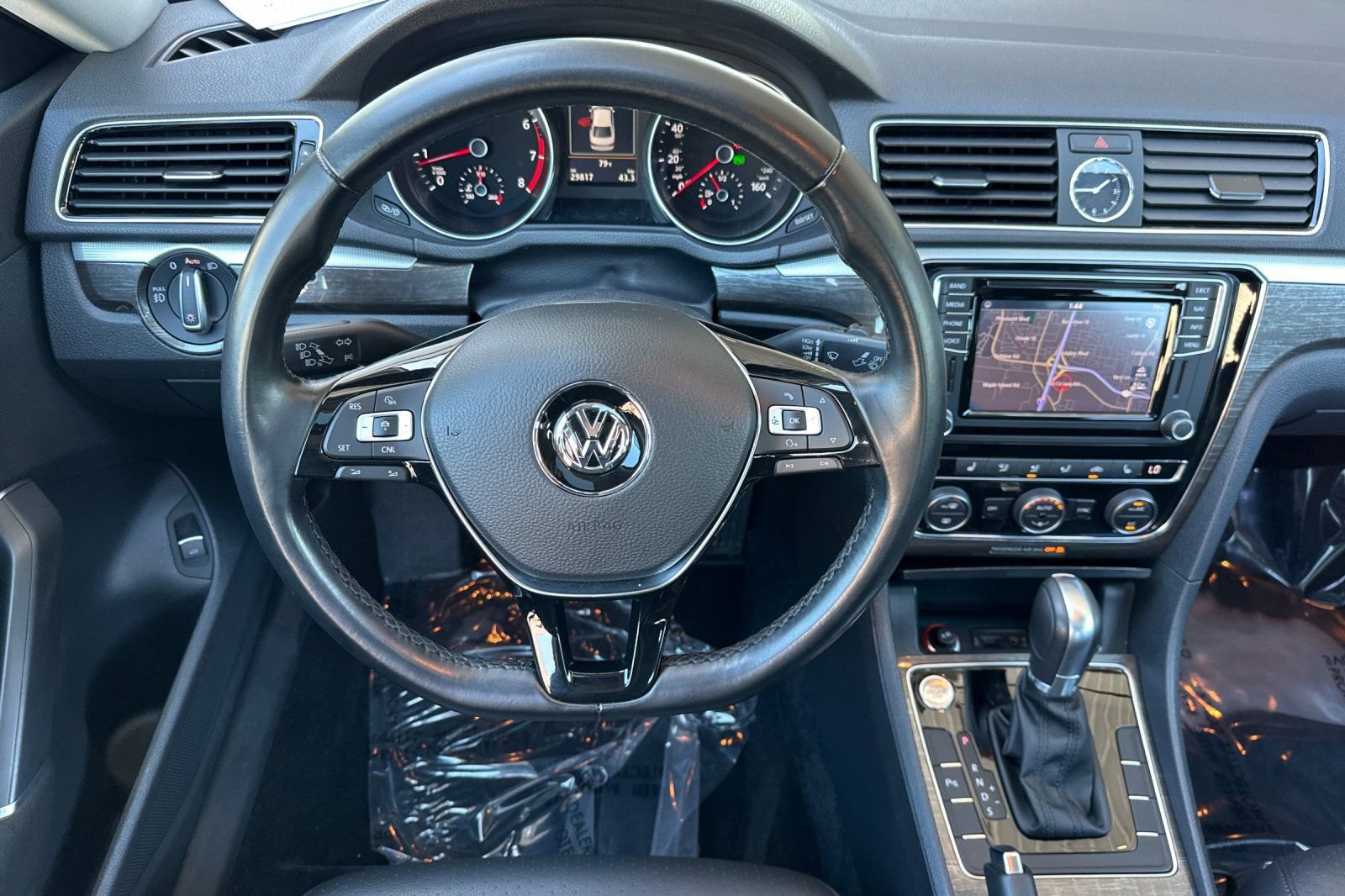 Used 2017 Volkswagen Passat 1.8T SE FWD image 15