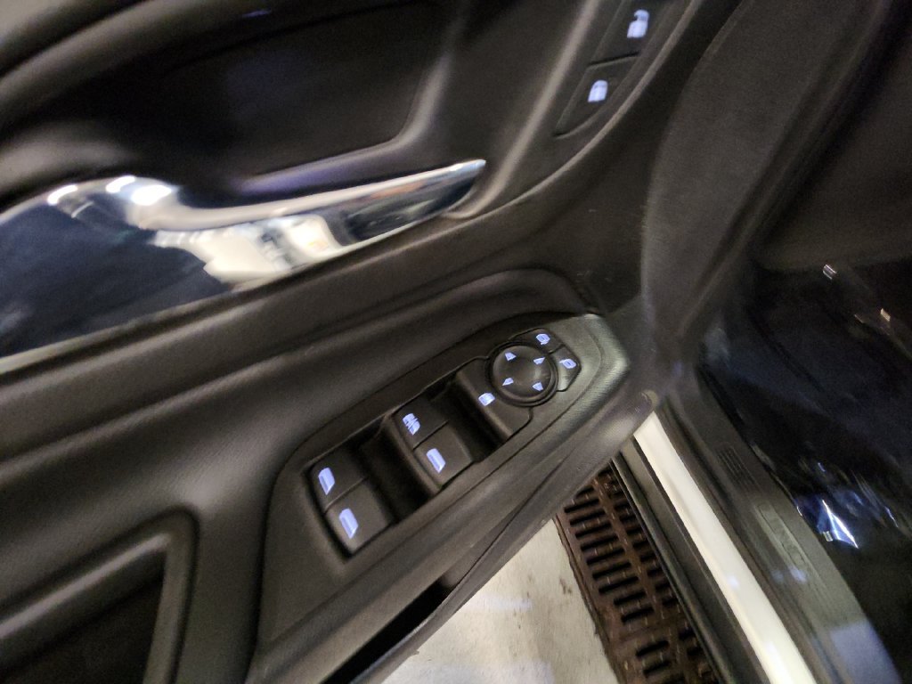Used 2021 Chevrolet Equinox LT AWD/4WD image 36