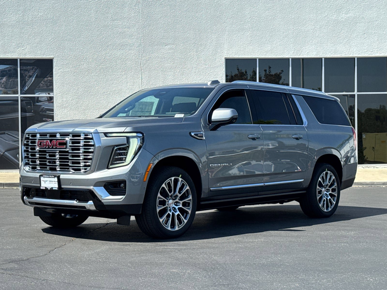New 2026 GMC Yukon XL Denali w/ Denali Reserve Package AWD/4WD image 4
