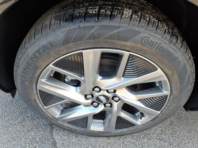 New 2026 Cadillac Optiq Luxury 2 RWD image 12