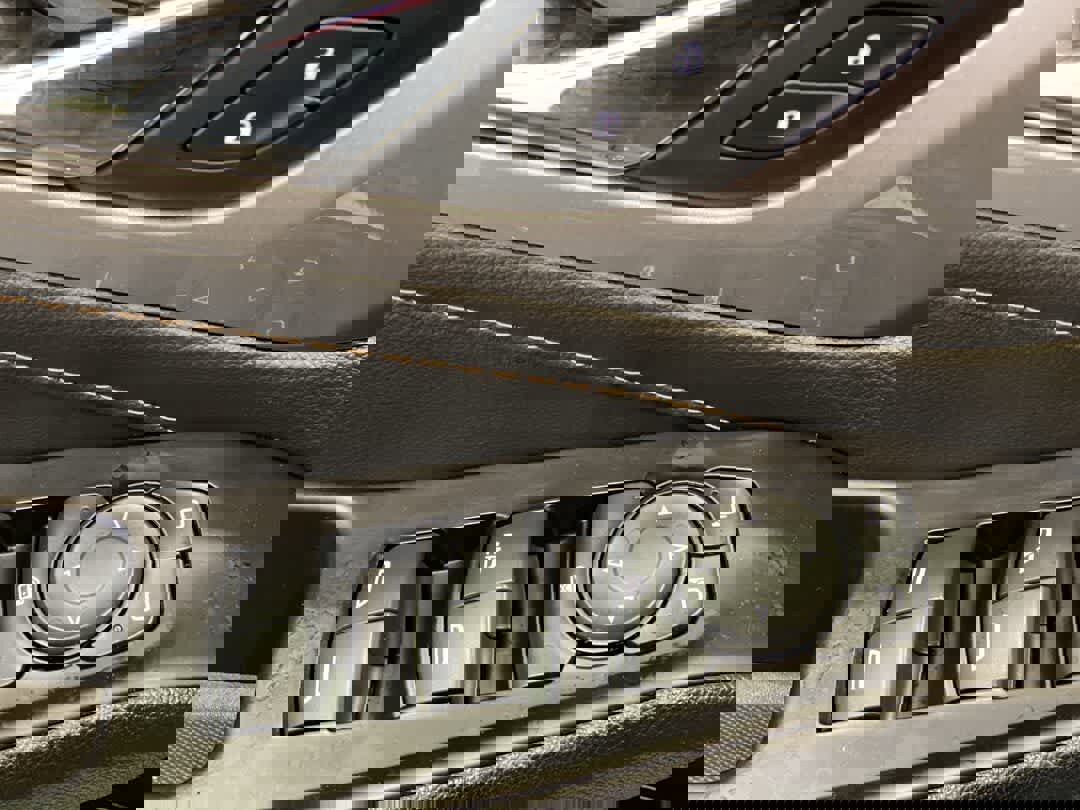 Used 2020 Chevrolet Traverse LT image 16