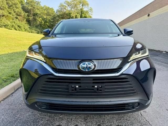 Used 2024 Toyota Venza LE AWD/4WD image 6