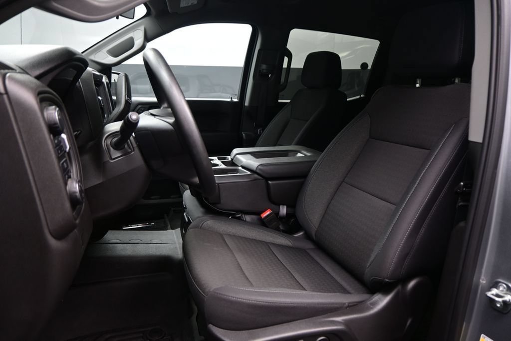 Used 2025 Chevrolet Silverado 1500 Custom Trail Boss w/ LPO, Dark Essentials Package AWD/4WD image 9
