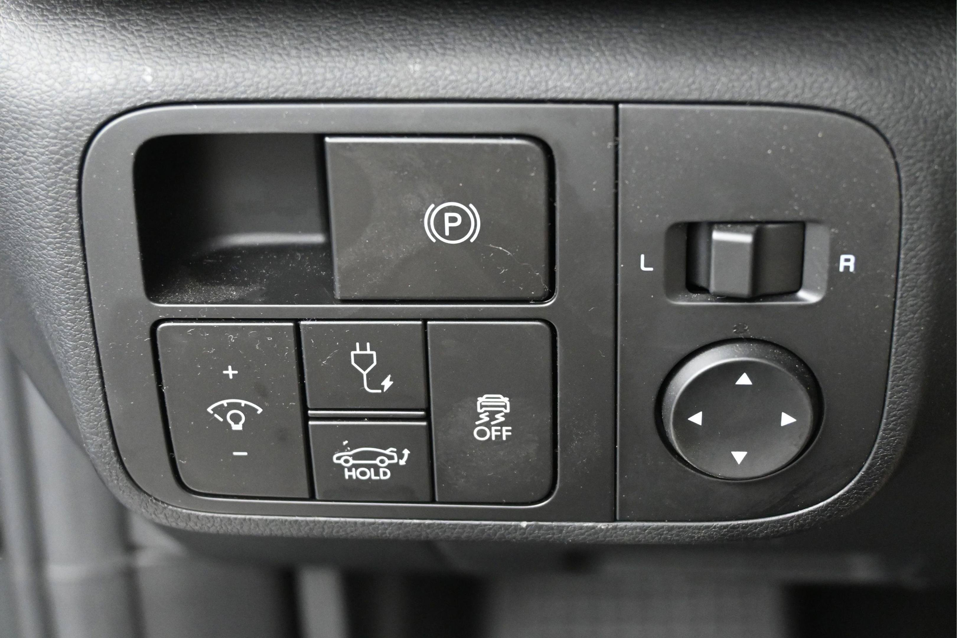 Used 2024 Hyundai Ioniq 6 SE RWD image 21