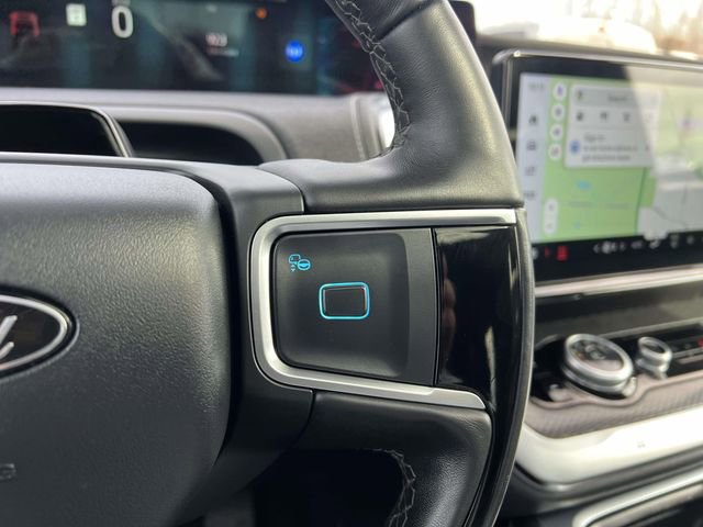 Certified 2025 Ford Expedition Platinum w/ Stealth Appearance Package image 19