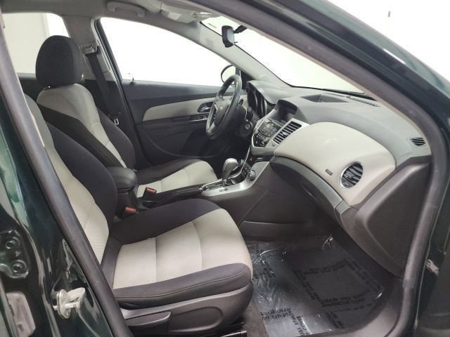 Used 2014 Chevrolet Cruze LS FWD image 9