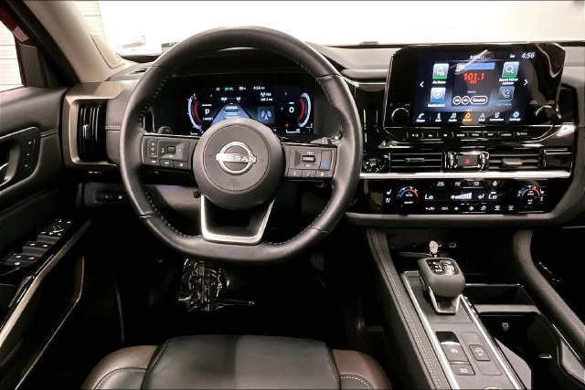 Used 2025 Nissan Pathfinder Platinum AWD/4WD image 6
