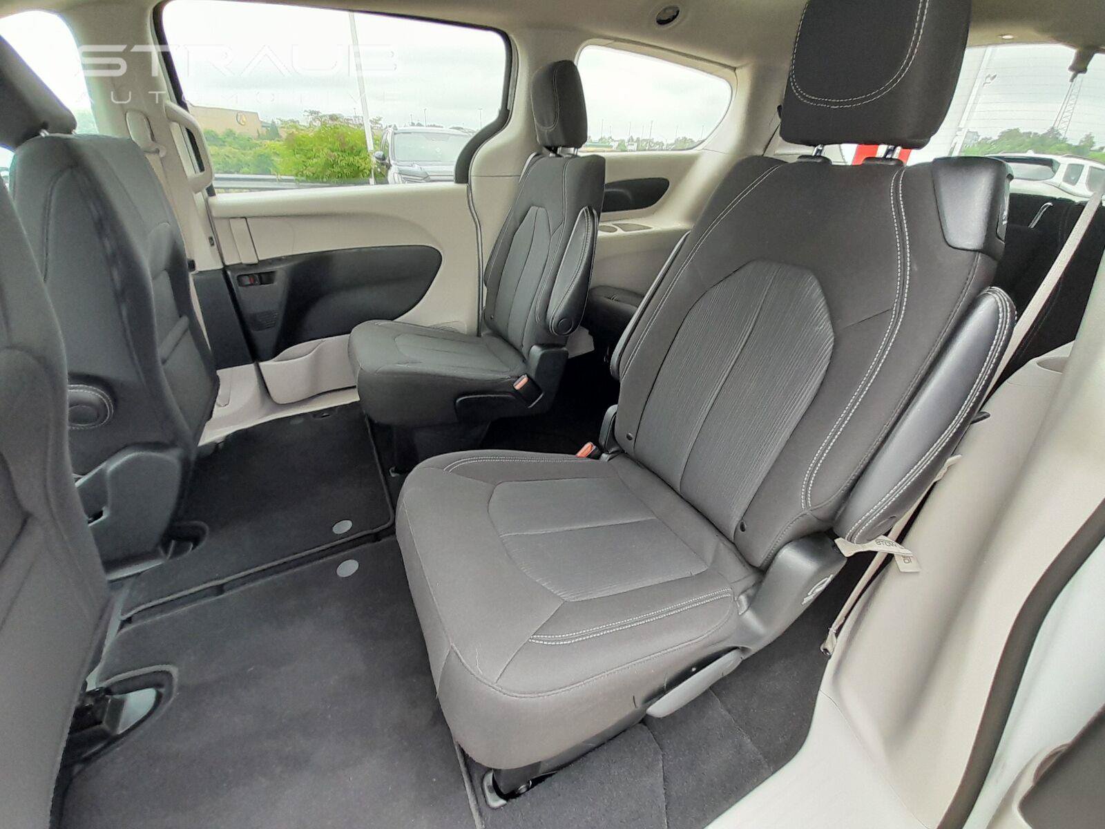 Used 2023 Chrysler Voyager LX FWD image 37