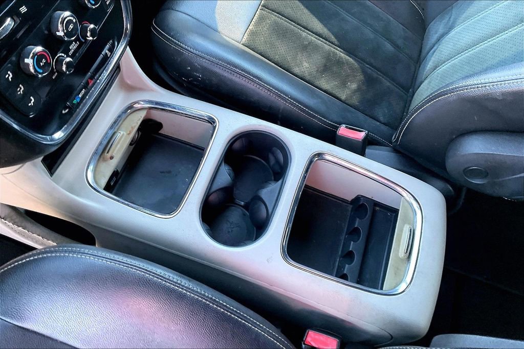 Used 2017 Dodge Grand Caravan SXT image 16