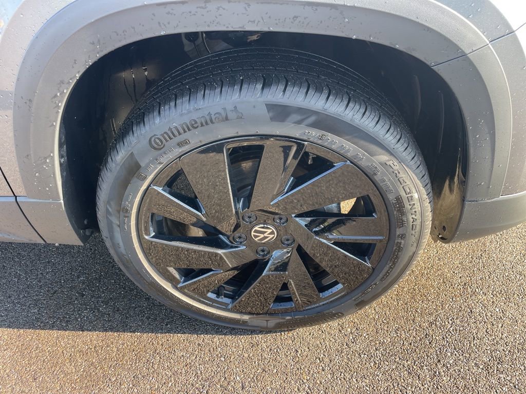 Used 2024 Volkswagen Taos SE image 11