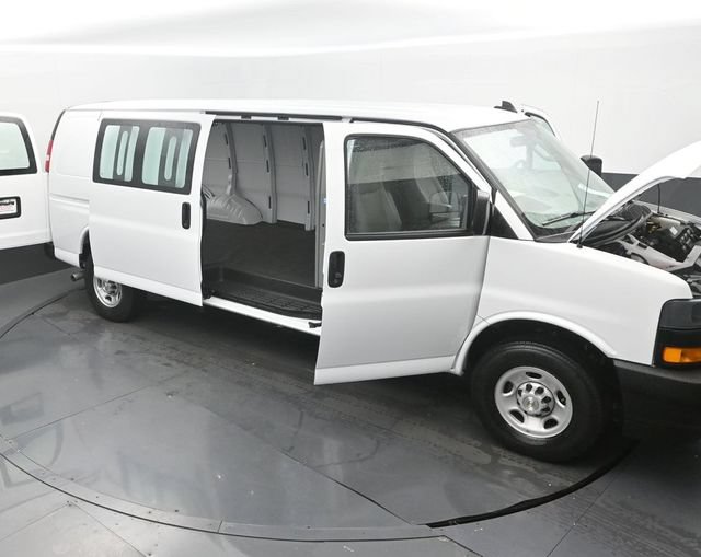 Used 2023 Chevrolet Express 2500 Extended RWD image 26