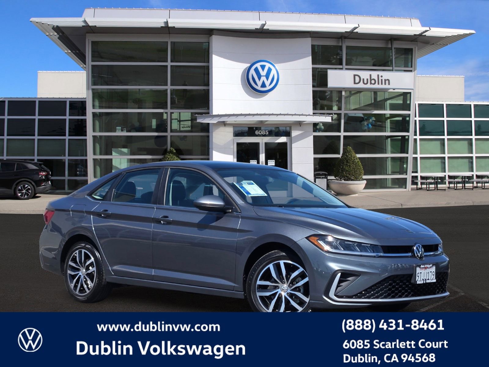 Used 2025 Volkswagen Jetta SE w/ Sunroof Package FWD image 1