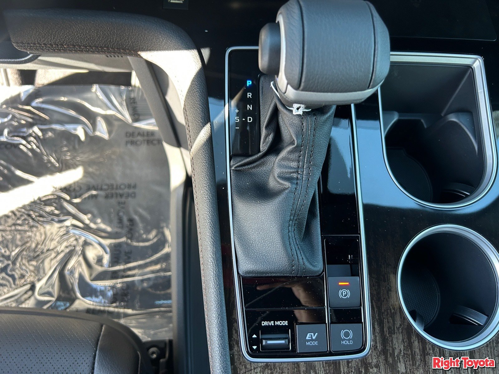 New 2026 Toyota Sienna Platinum AWD/4WD image 28