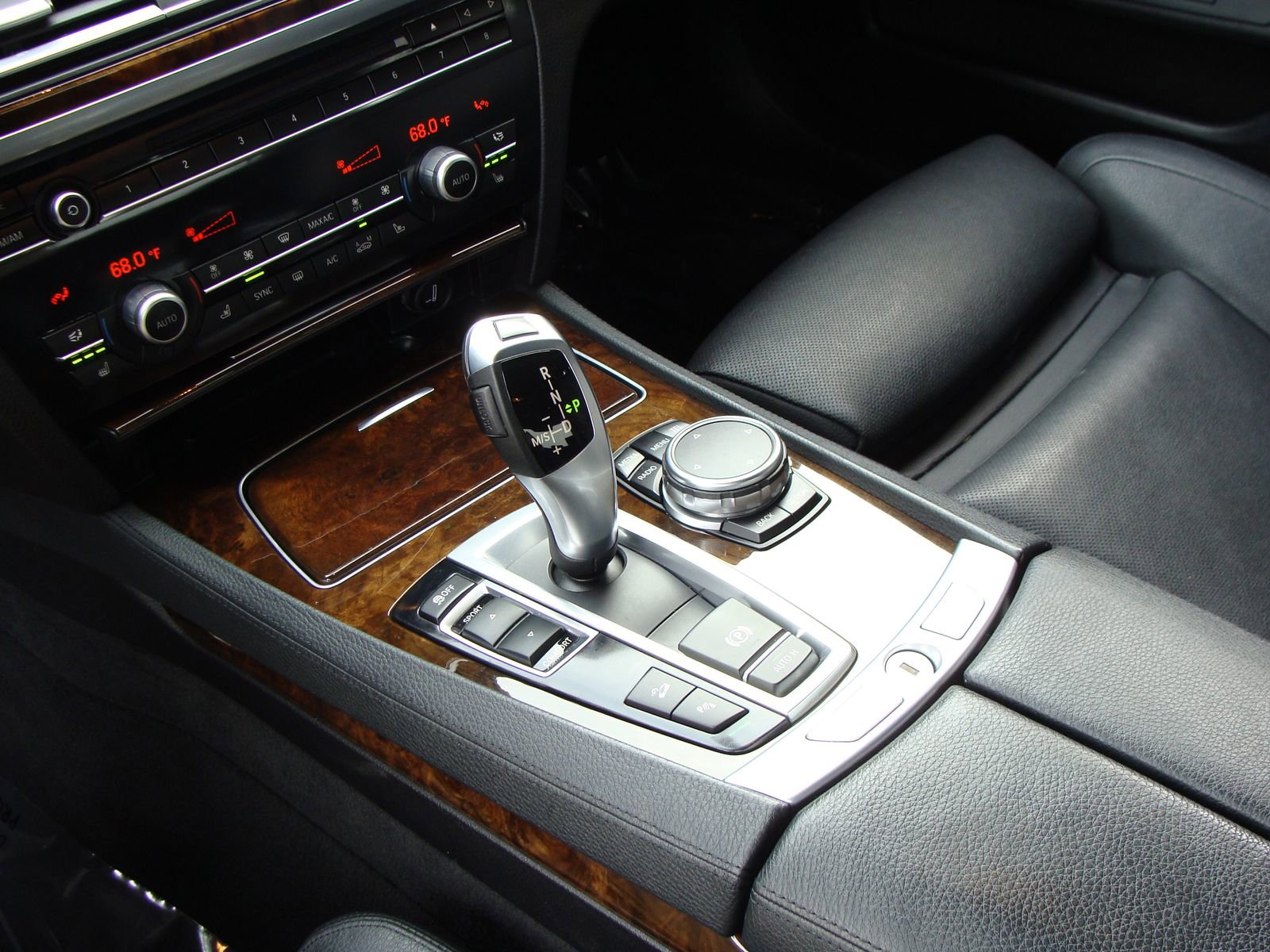 Used 2015 BMW 740Li image 16