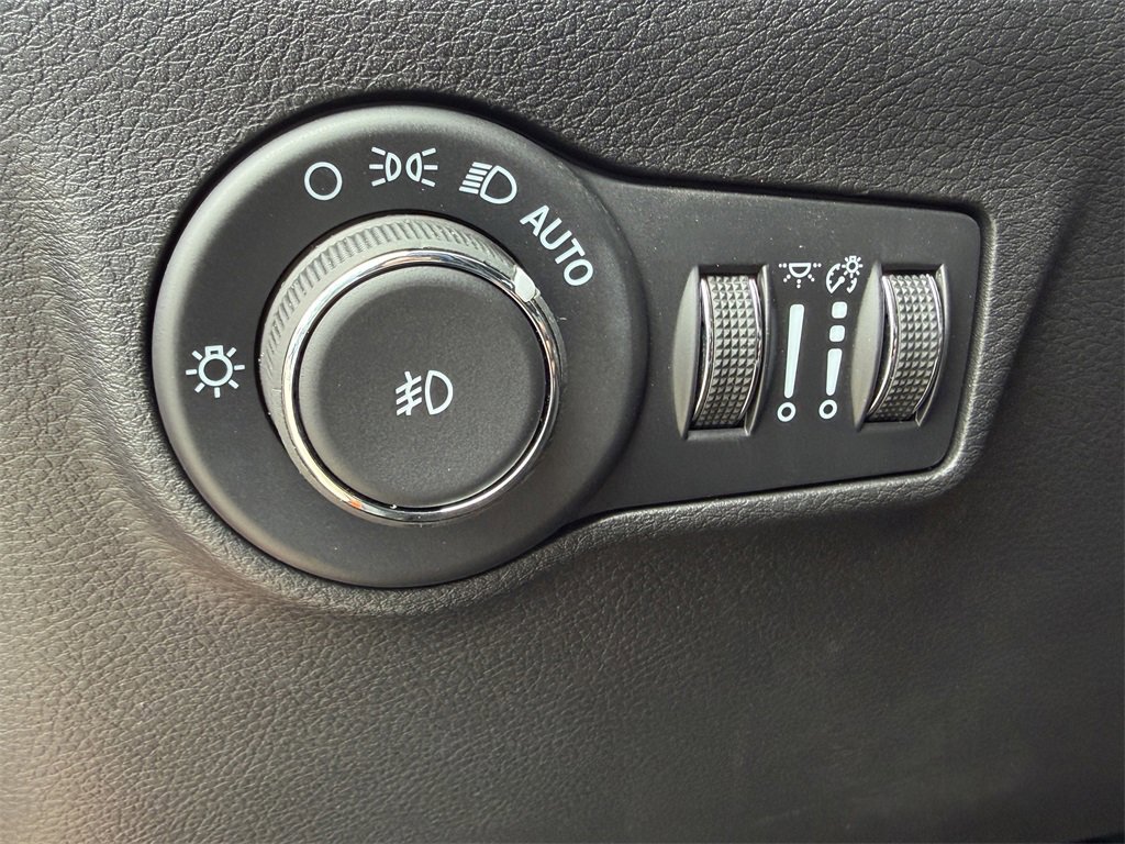 New 2026 Jeep Compass Latitude image 18