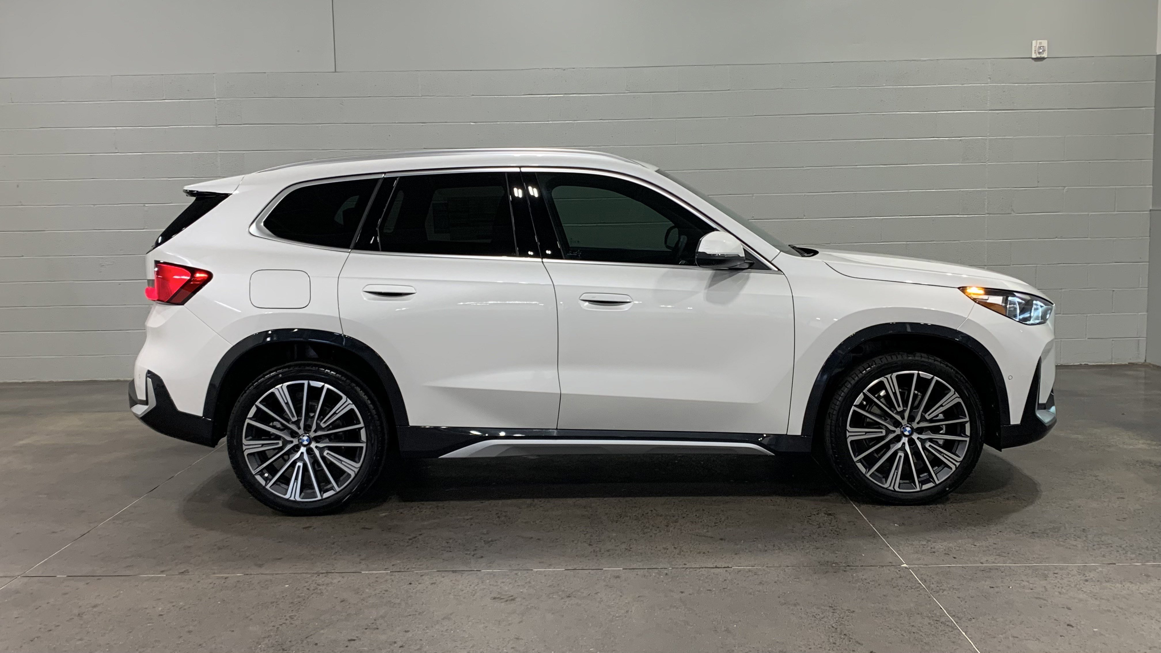Used 2026 BMW X1 xDrive28i w/ Technology Package AWD/4WD image 9