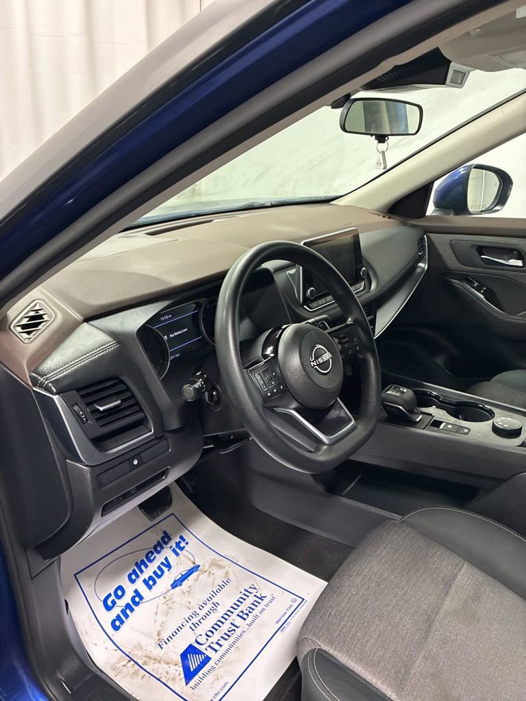 Used 2023 Nissan Rogue SV image 10
