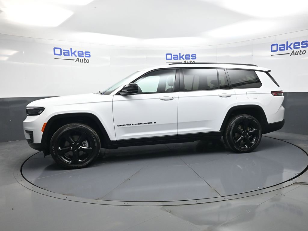 Used 2025 Jeep Grand Cherokee L Altitude image 5