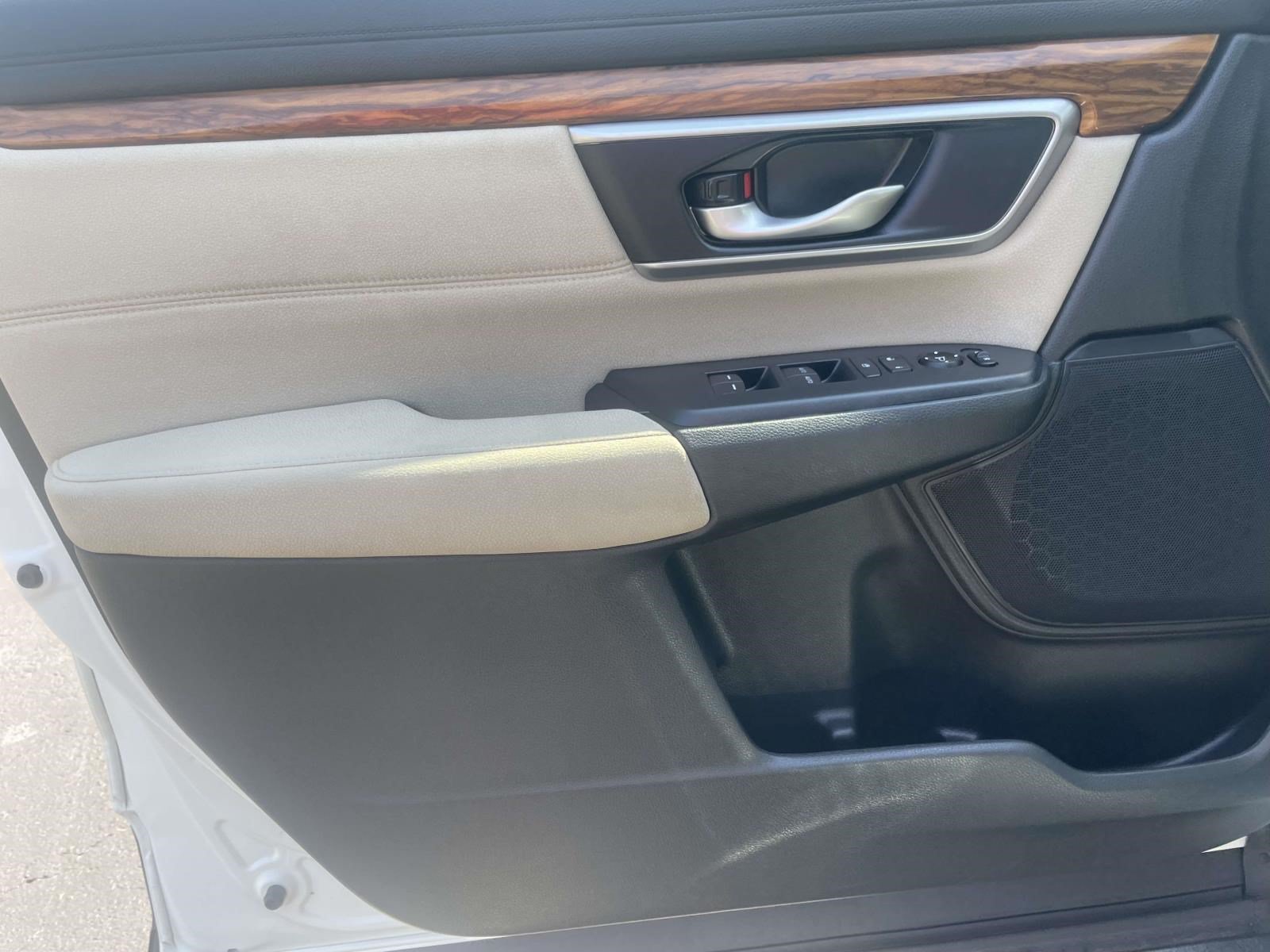 Used 2018 Honda CR-V EX image 16
