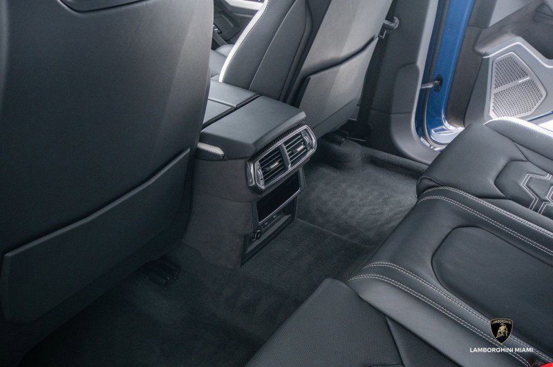 Used 2025 Lamborghini Urus SE image 74