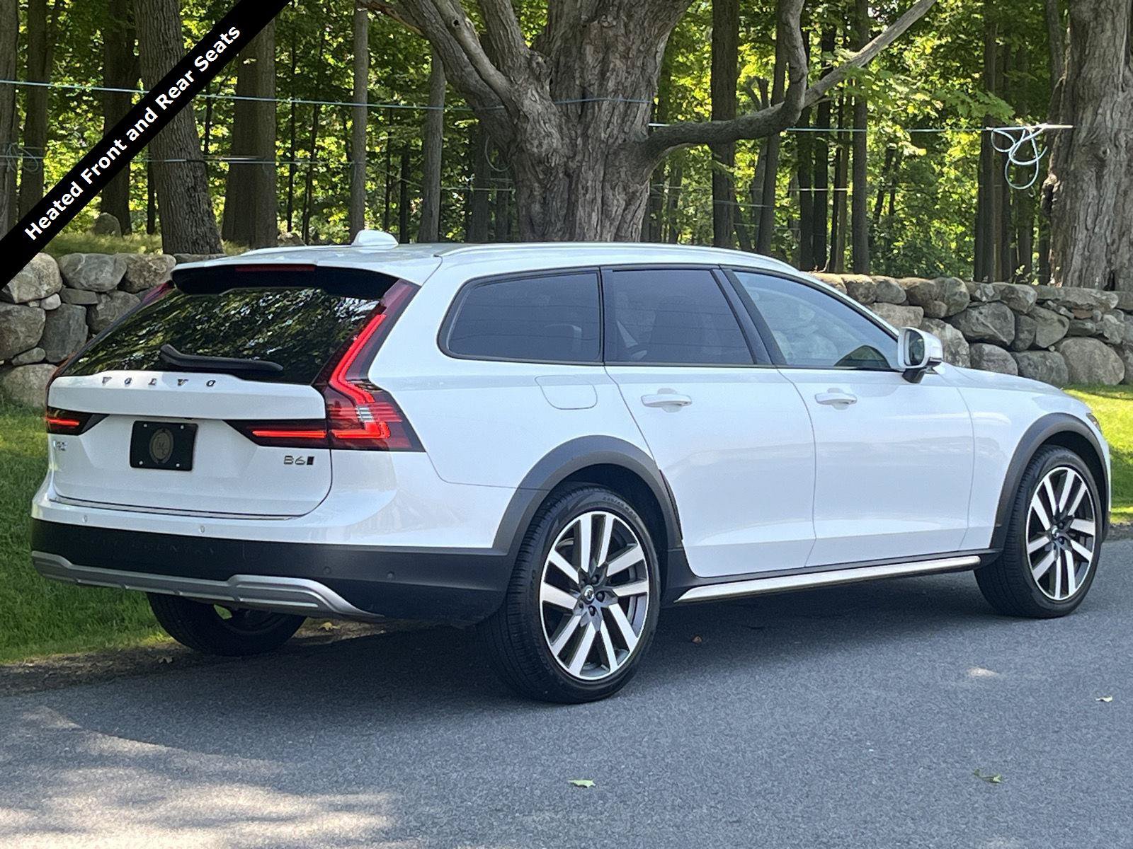 Used 2023 Volvo V90 B6 Cross Country Plus w/ Climate Package AWD/4WD image 3