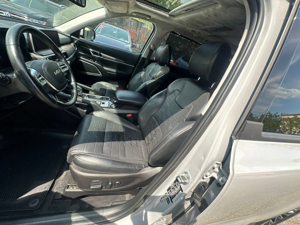 Used 2022 Kia Telluride SX w/ SX Prestige Package AWD/4WD image 9