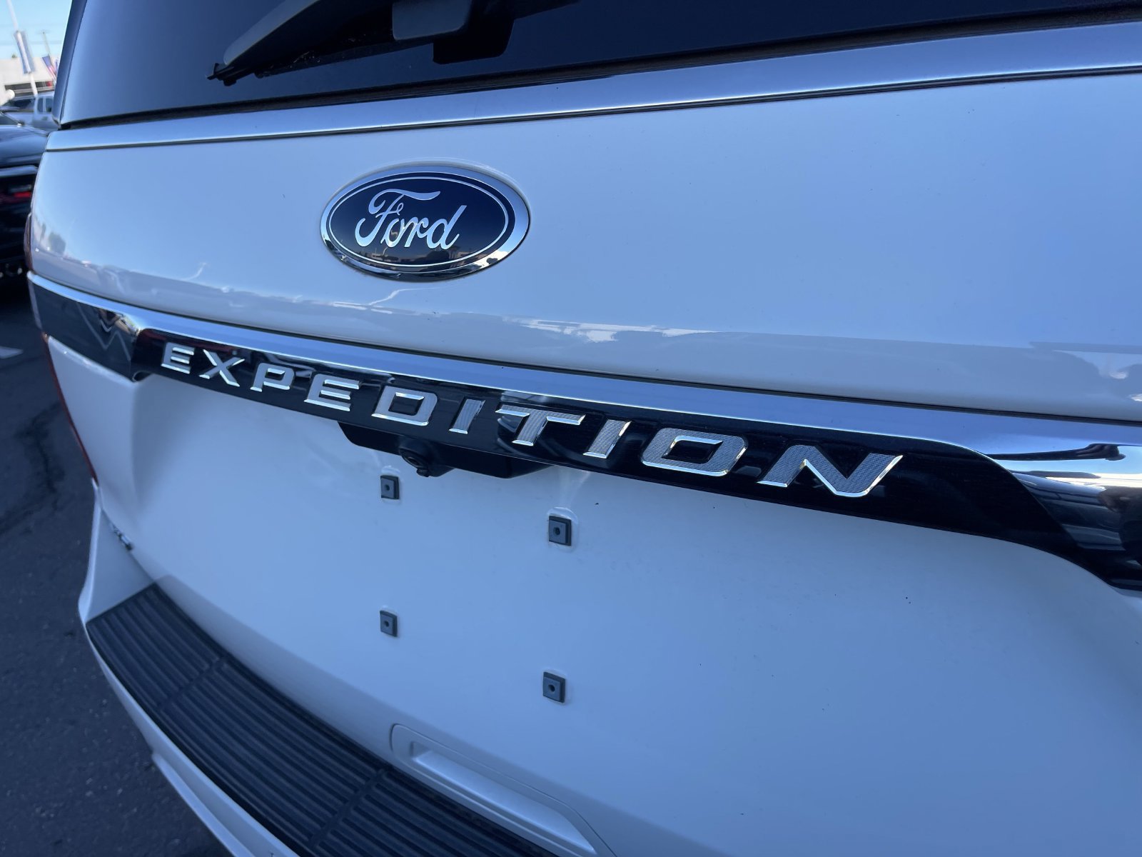 Used 2020 Ford Expedition XLT w/ Equipment Group 202A AWD/4WD image 7