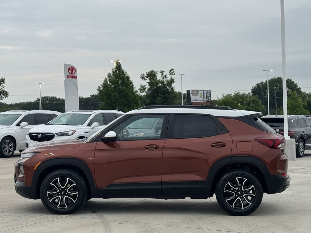 Used 2021 Chevrolet TrailBlazer ACTIV w/ Convenience Package FWD image 3