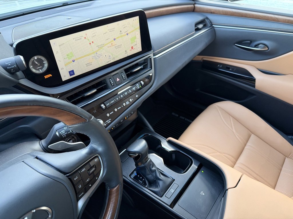 Used 2023 Lexus ES 350 Ultra Luxury image 27