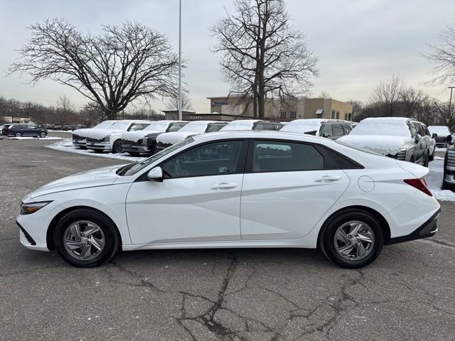 Certified 2025 Hyundai Elantra SE image 20