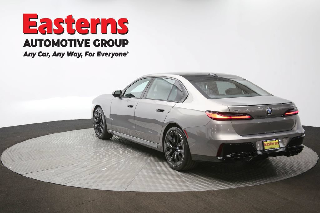 Used 2023 BMW 760i xDrive w/ Executive Package AWD/4WD image 69