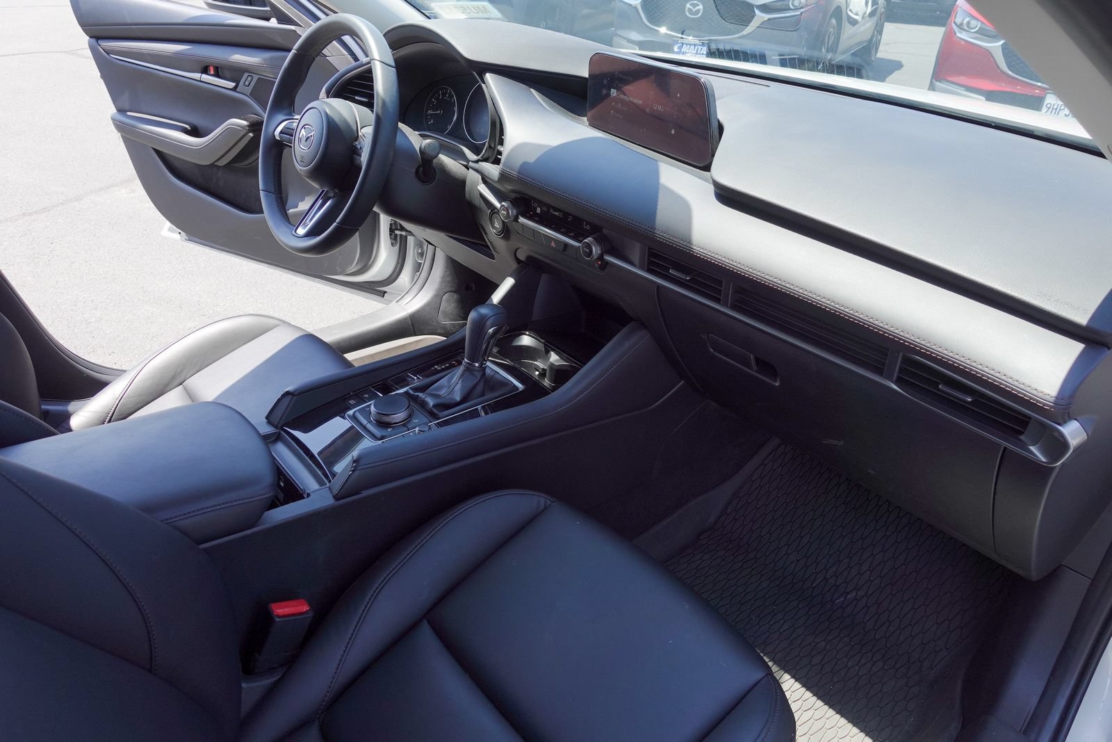 Used 2025 MAZDA MAZDA3 s FWD image 13