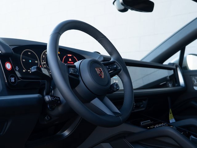 New 2026 Porsche Cayenne S image 4