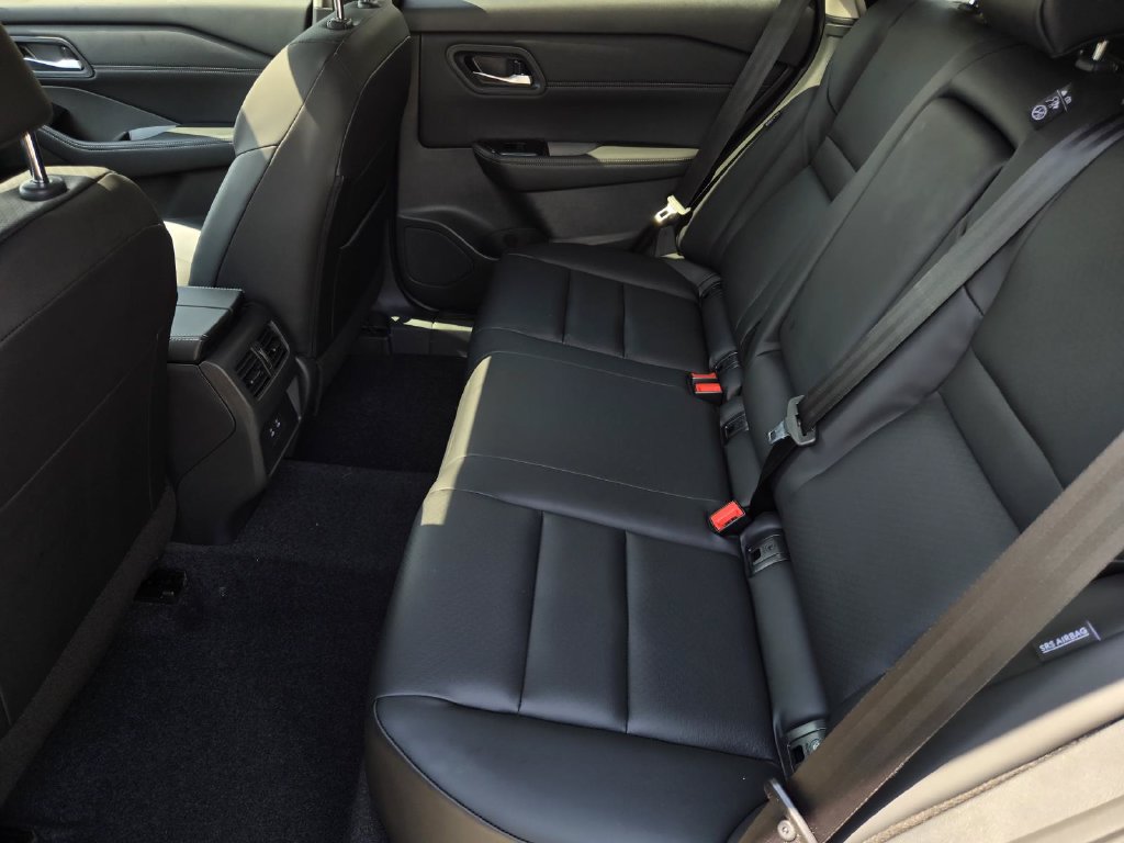 New 2026 Nissan Rogue Dark Armor AWD/4WD image 13