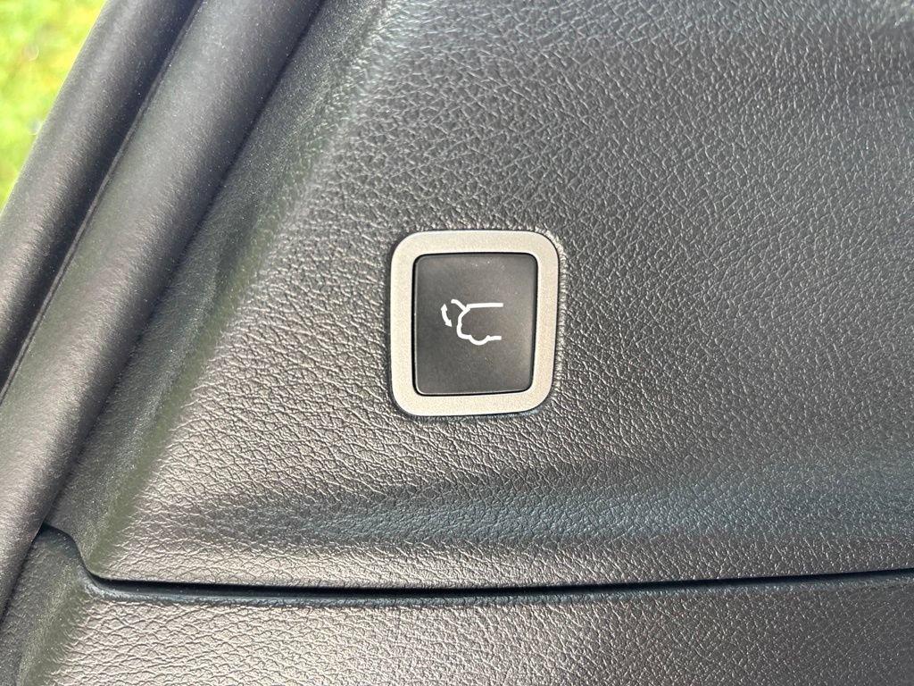 Used 2026 Chrysler Pacifica Select FWD image 24