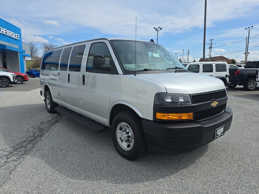 Used 2020 Chevrolet Express 3500 LS image 3