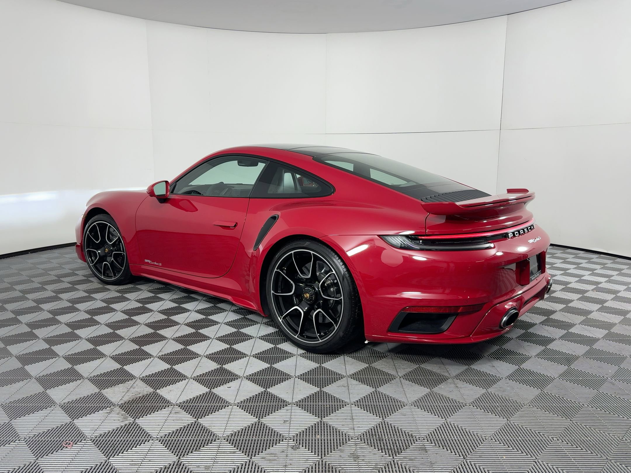 Certified 2025 Porsche 911 Turbo AWD/4WD image 3