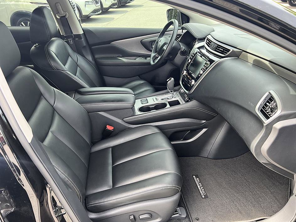 Certified 2024 Nissan Murano SV w/ SV Midnight Edition Package image 17