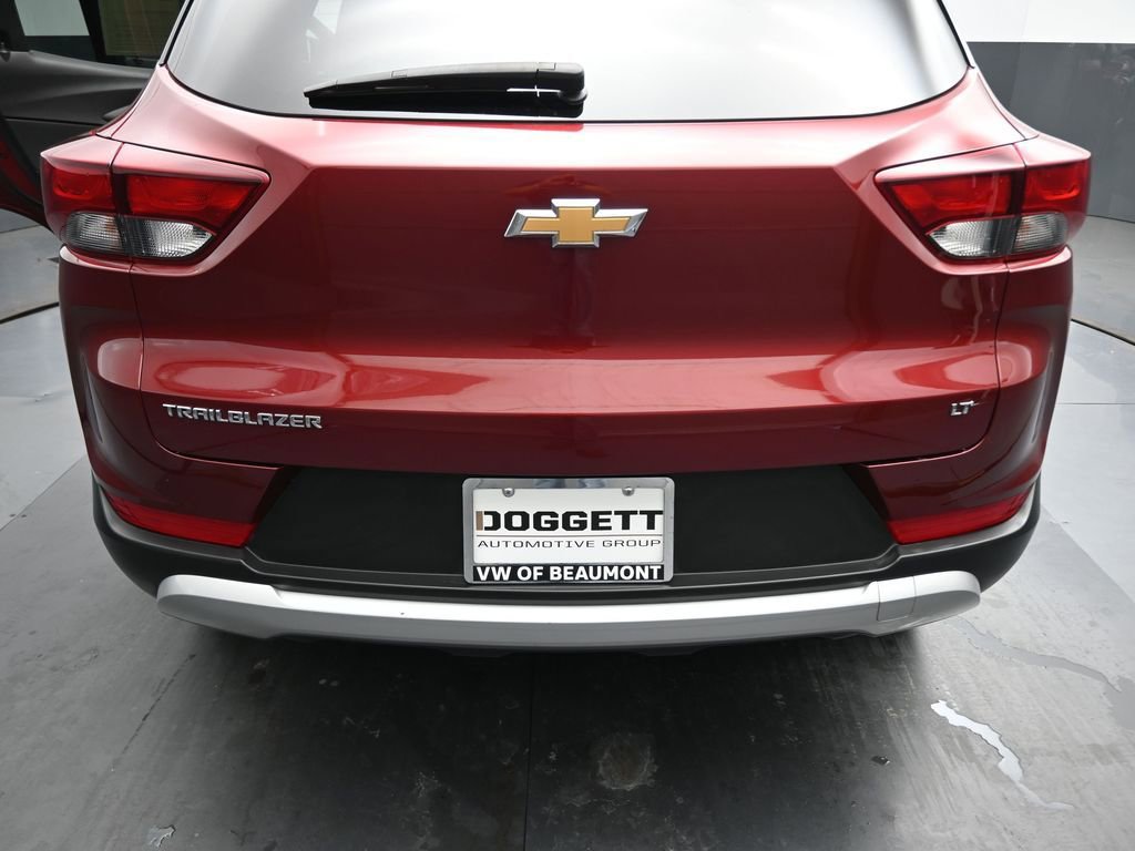 Used 2025 Chevrolet TrailBlazer LT FWD image 12