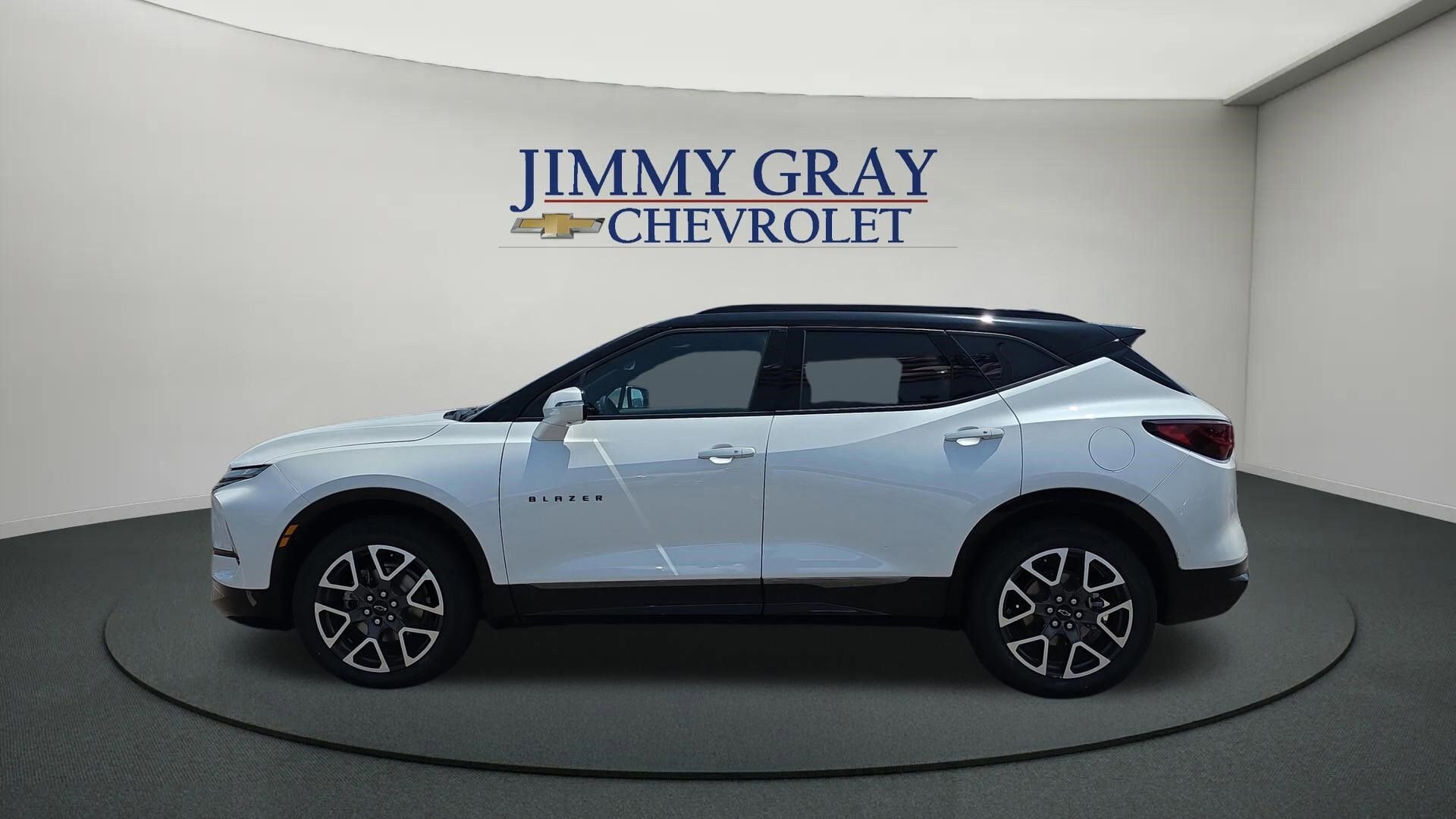 Used 2024 Chevrolet Blazer RS w/ Driver Confidence II Package FWD image 2