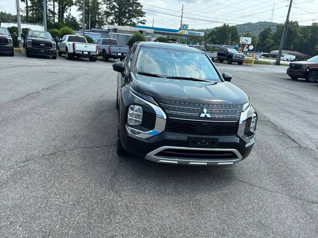 Used 2024 Mitsubishi Outlander SE AWD/4WD image 5