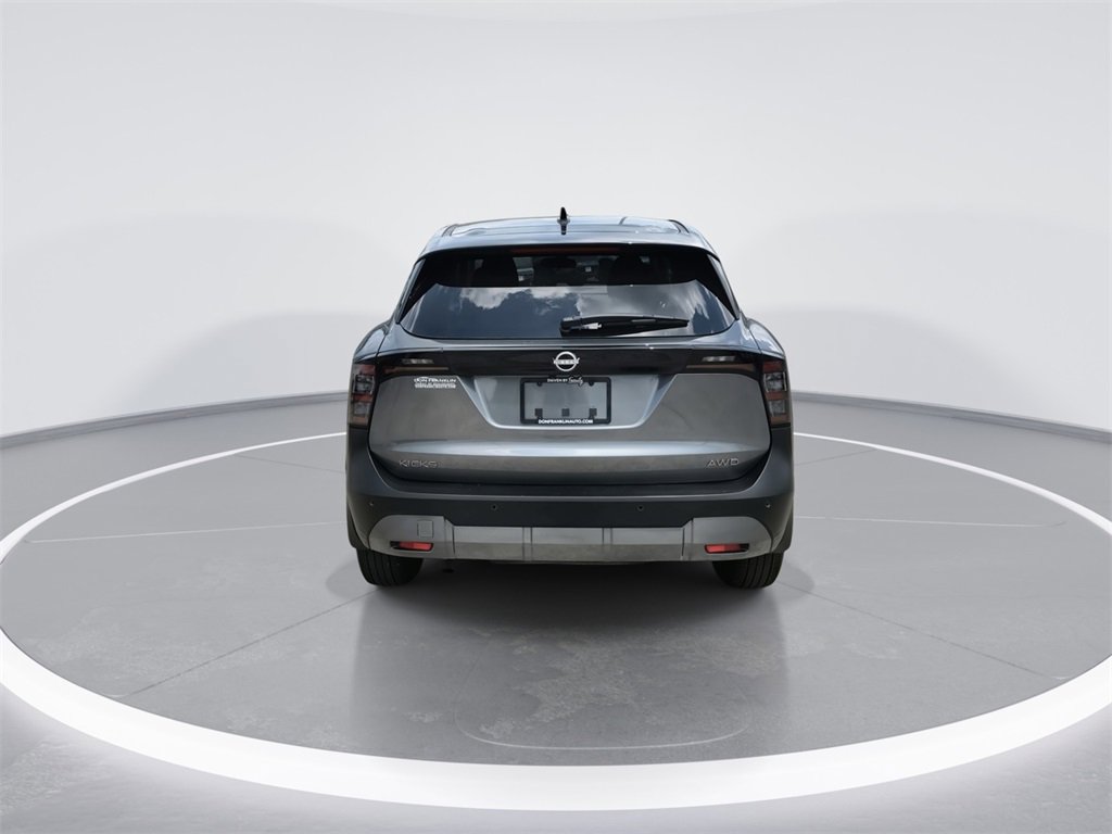 Used 2025 Nissan Kicks SV image 7