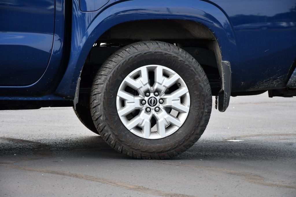 Used 2022 Nissan Frontier SV AWD/4WD image 11