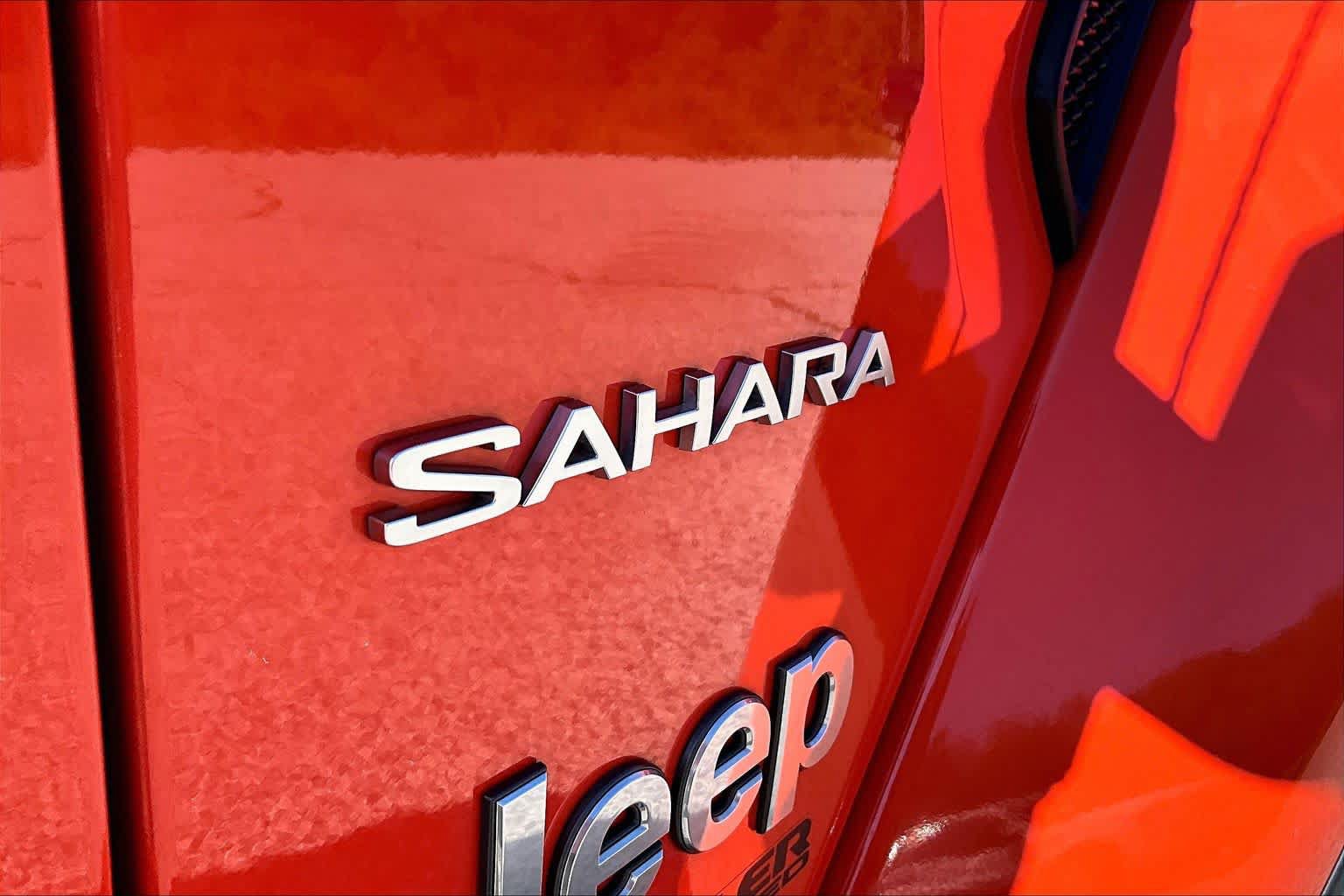 Used 2018 Jeep Wrangler Unlimited Sahara AWD/4WD image 10