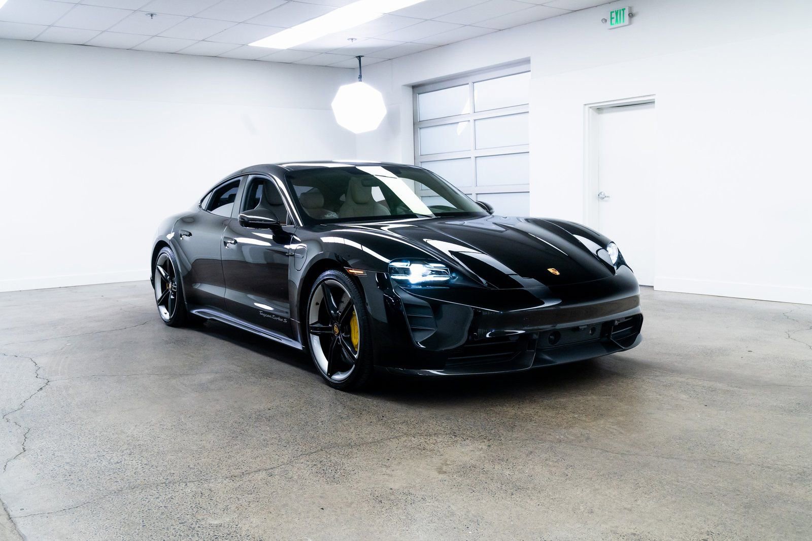 Used 2023 Porsche Taycan Turbo S image 27