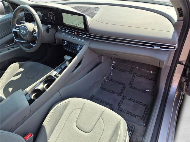 Used 2025 Hyundai Elantra SEL FWD image 20