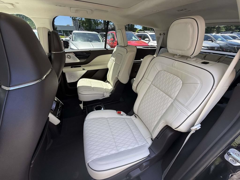 Used 2024 Lincoln Aviator Black Label w/ Jet Package AWD/4WD image 13