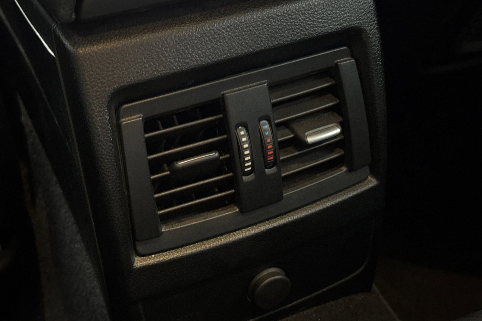 Used 2020 BMW 230i Coupe w/ M Sport Package image 15